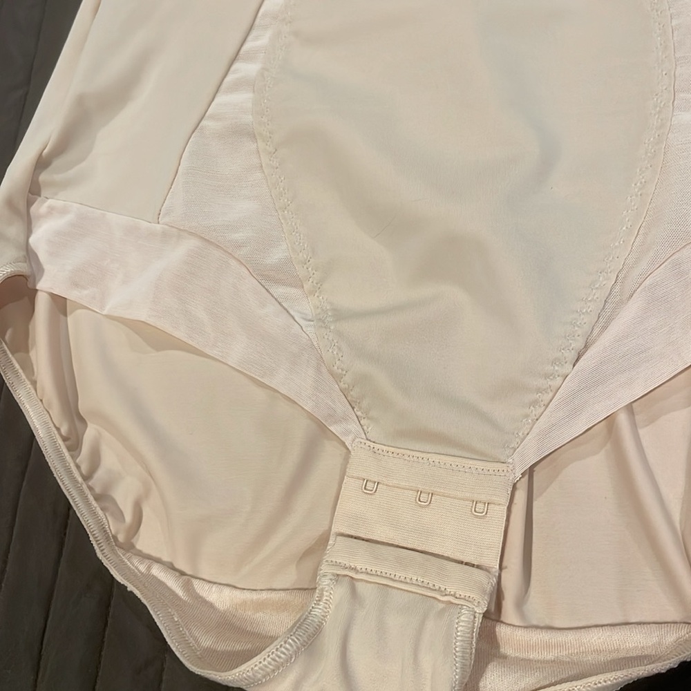 NWT Maidenform Open Bust Bodyshaper - L - Picture 2 of 6